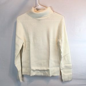 Tribeca Large Ivory Turtleneck Sweater NWOT
